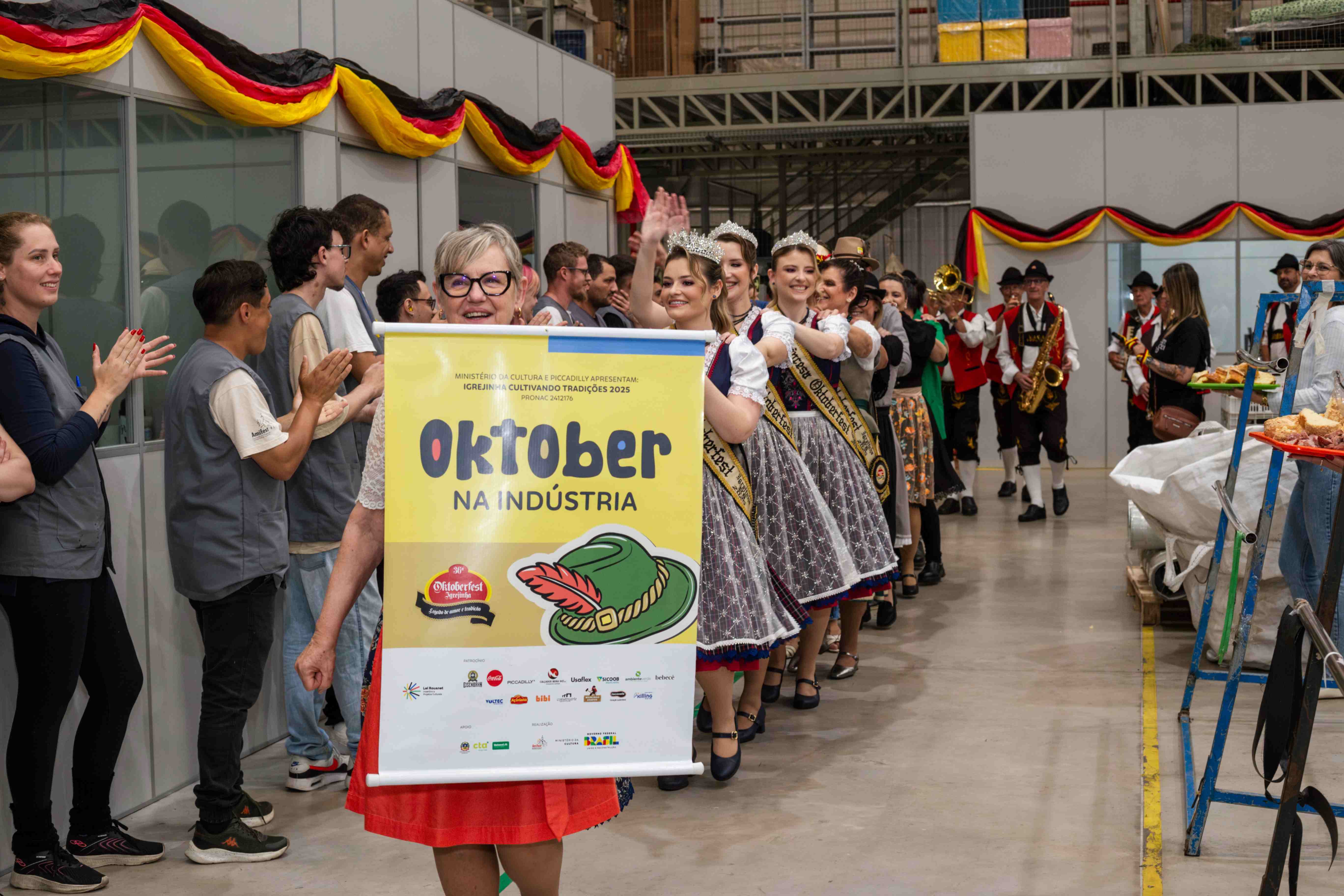 36ª Oktoberfest de Igrejinha espalha clima de festa pelas indústrias da região