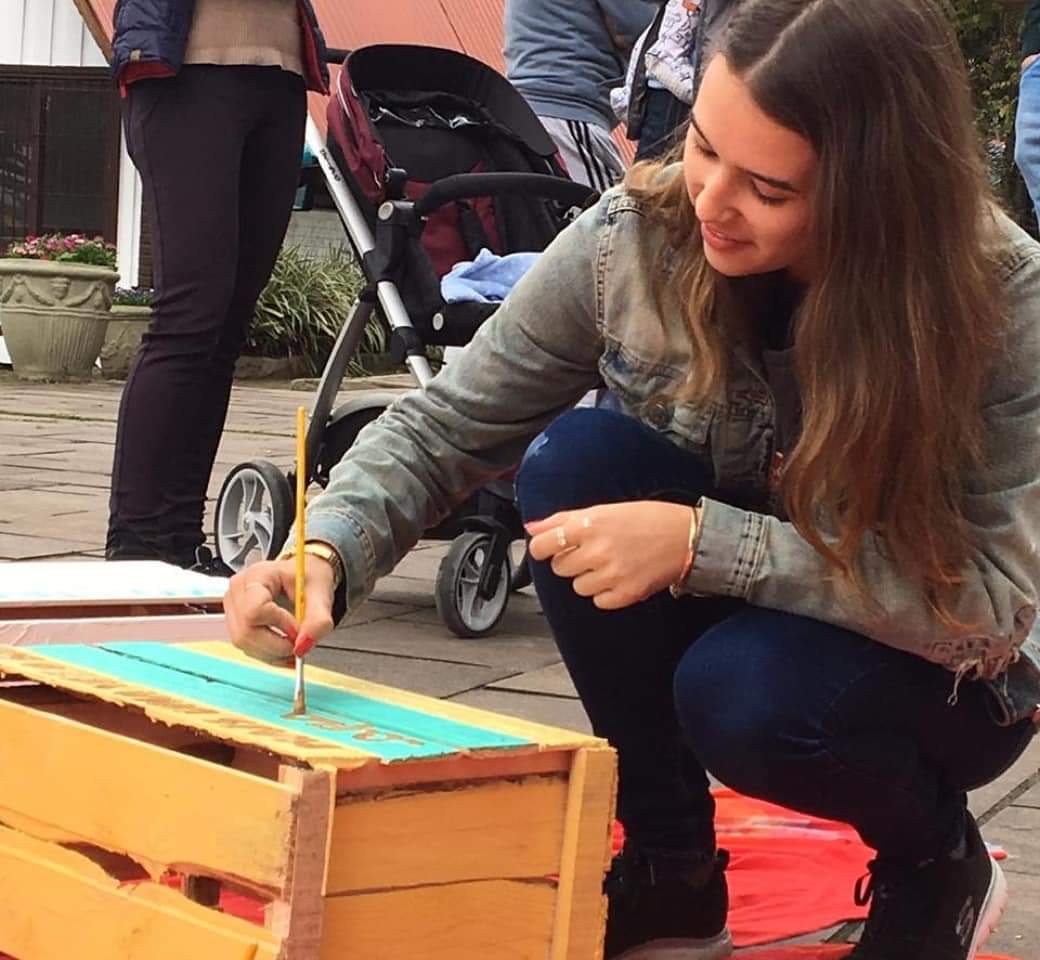SOCIALIZAÇÃO: Juama Sophisa desperta a criatividade das crianças e adolescentes na Praça