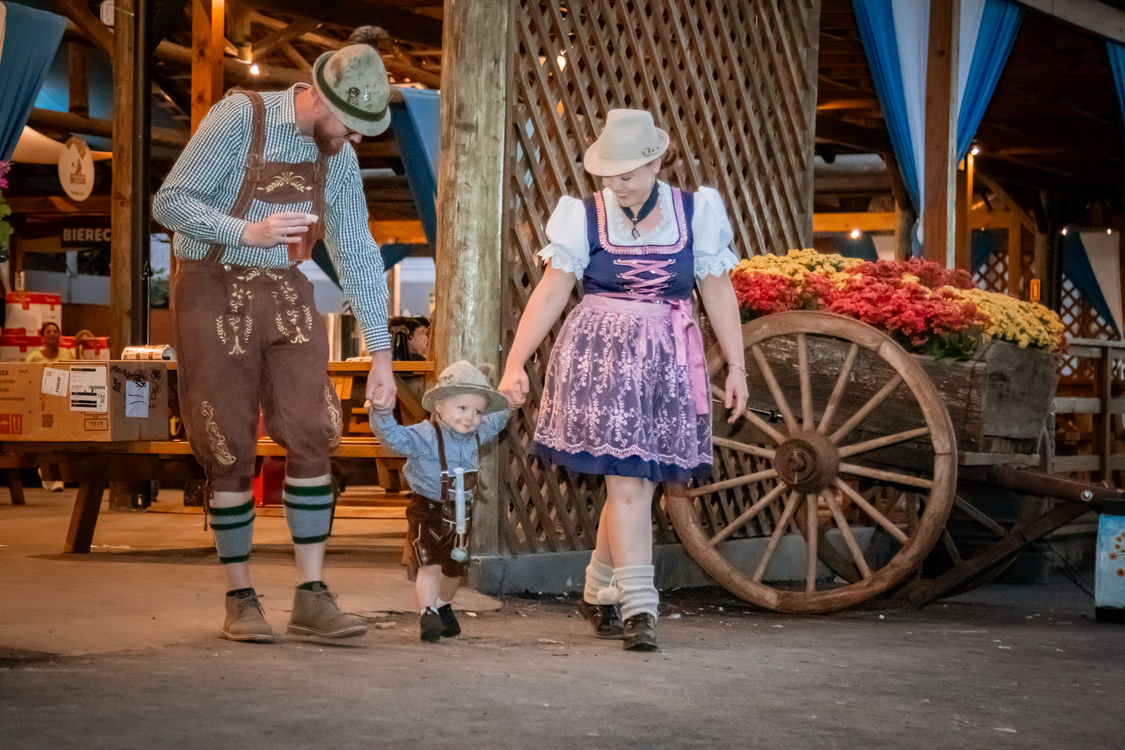 36ª Oktoberfest de Igrejinha valoriza tradição com incentivo ao uso do traje típico